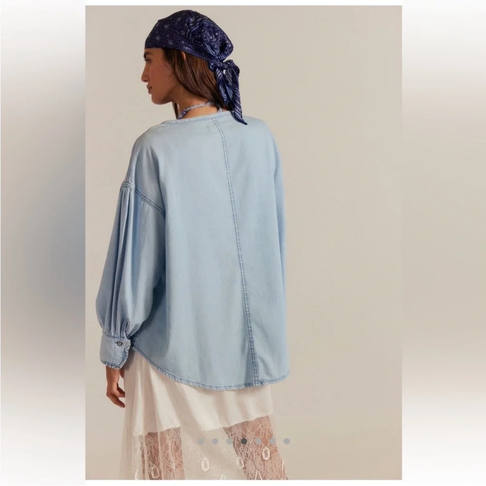 Free People NWT Denim Dreaming Pullover Size Large in So Soft Light Wash - Picture 4 of 12